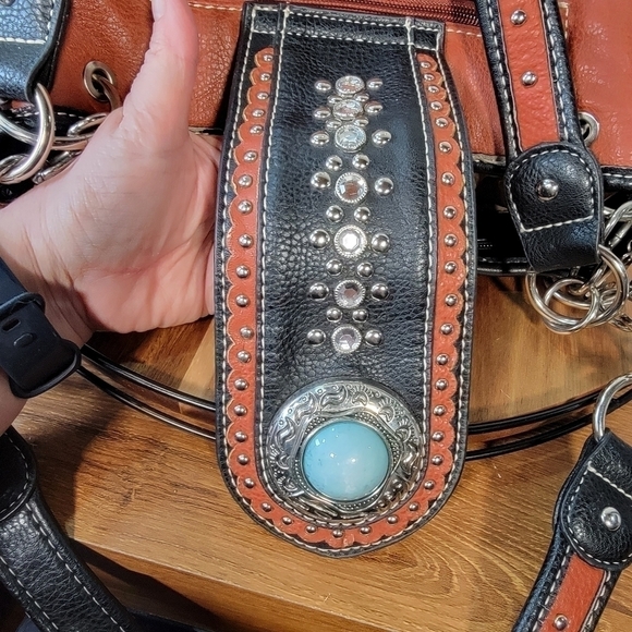 P & G COLLECTION Brown Western Shoulder Bag Embellished Studded - Picture 12 of 17